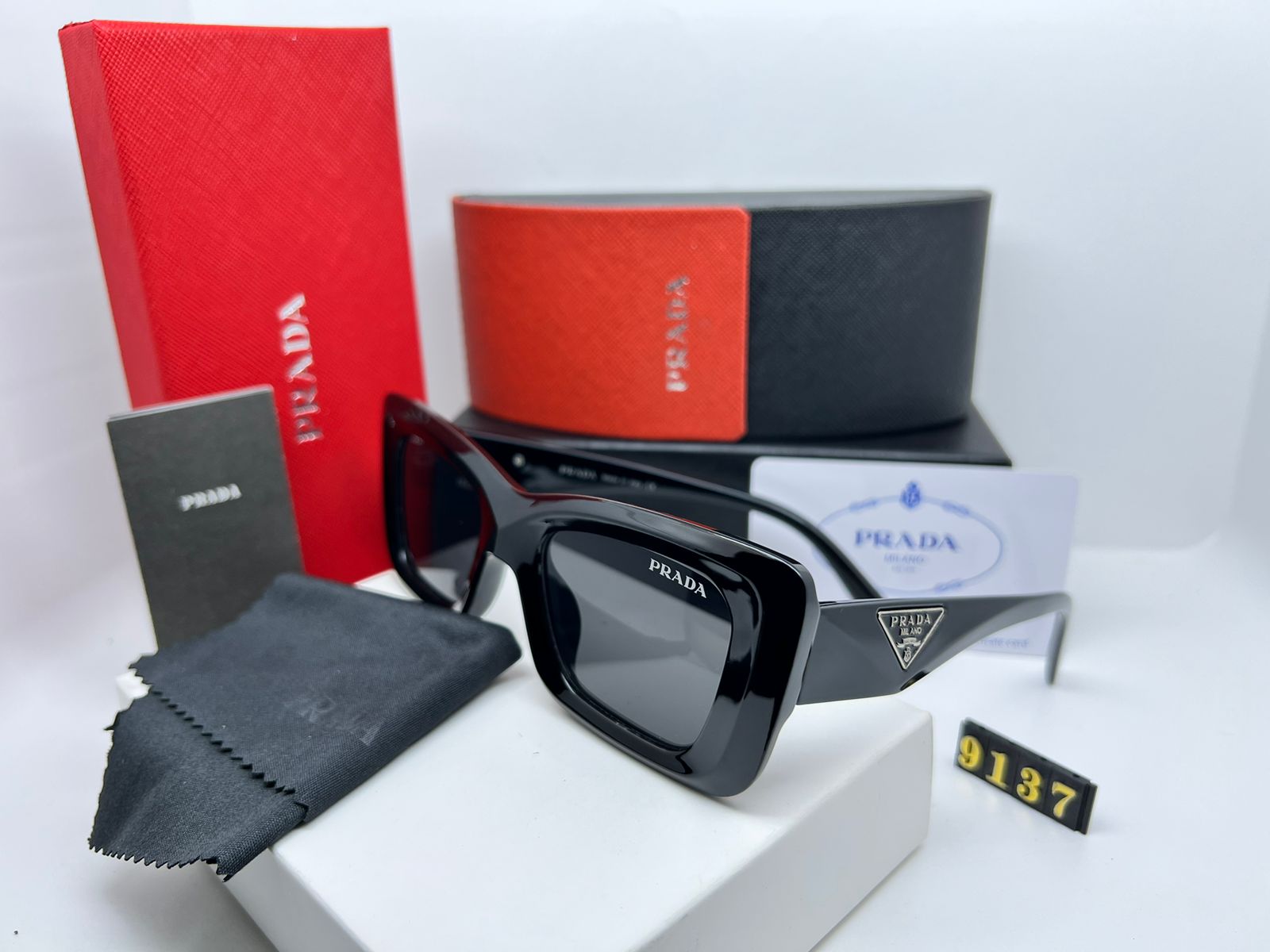 PRADA GLASSES