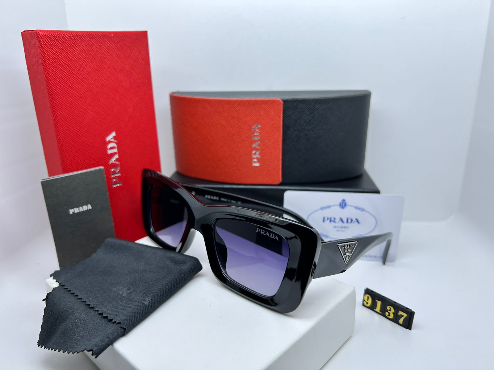 PRADA GLASSES