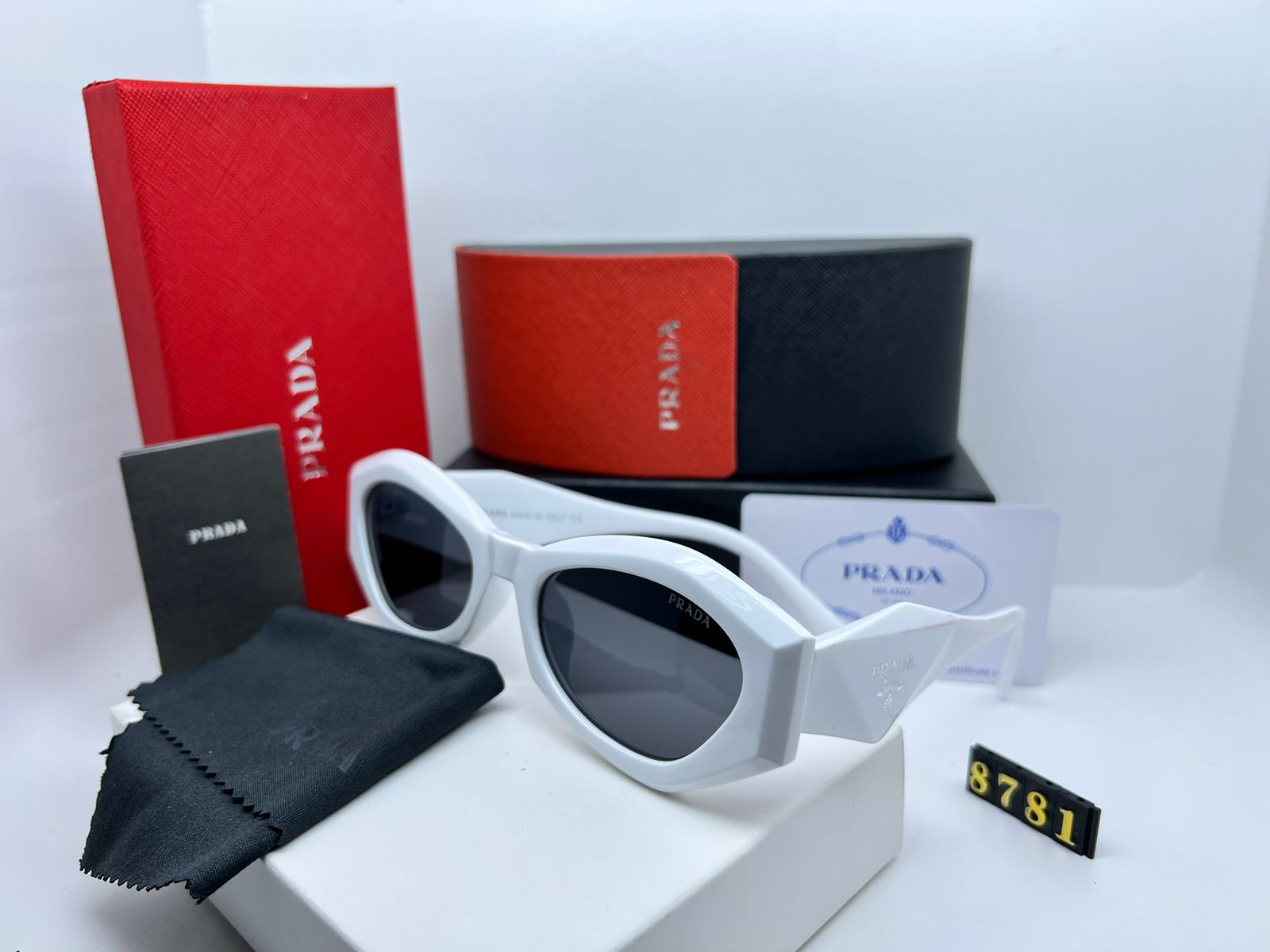 PRADA GLASSES