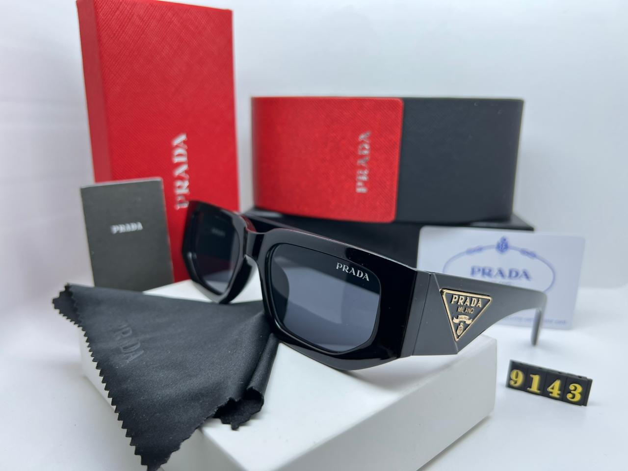 PRADA GLASSES